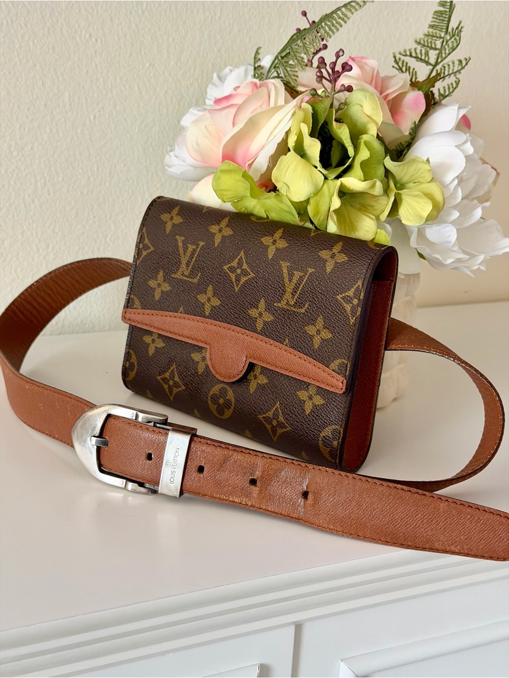 Authentic LOUIS VUITTON Monogram Arche belt bag/ fanny pack - Picture 3 of 16